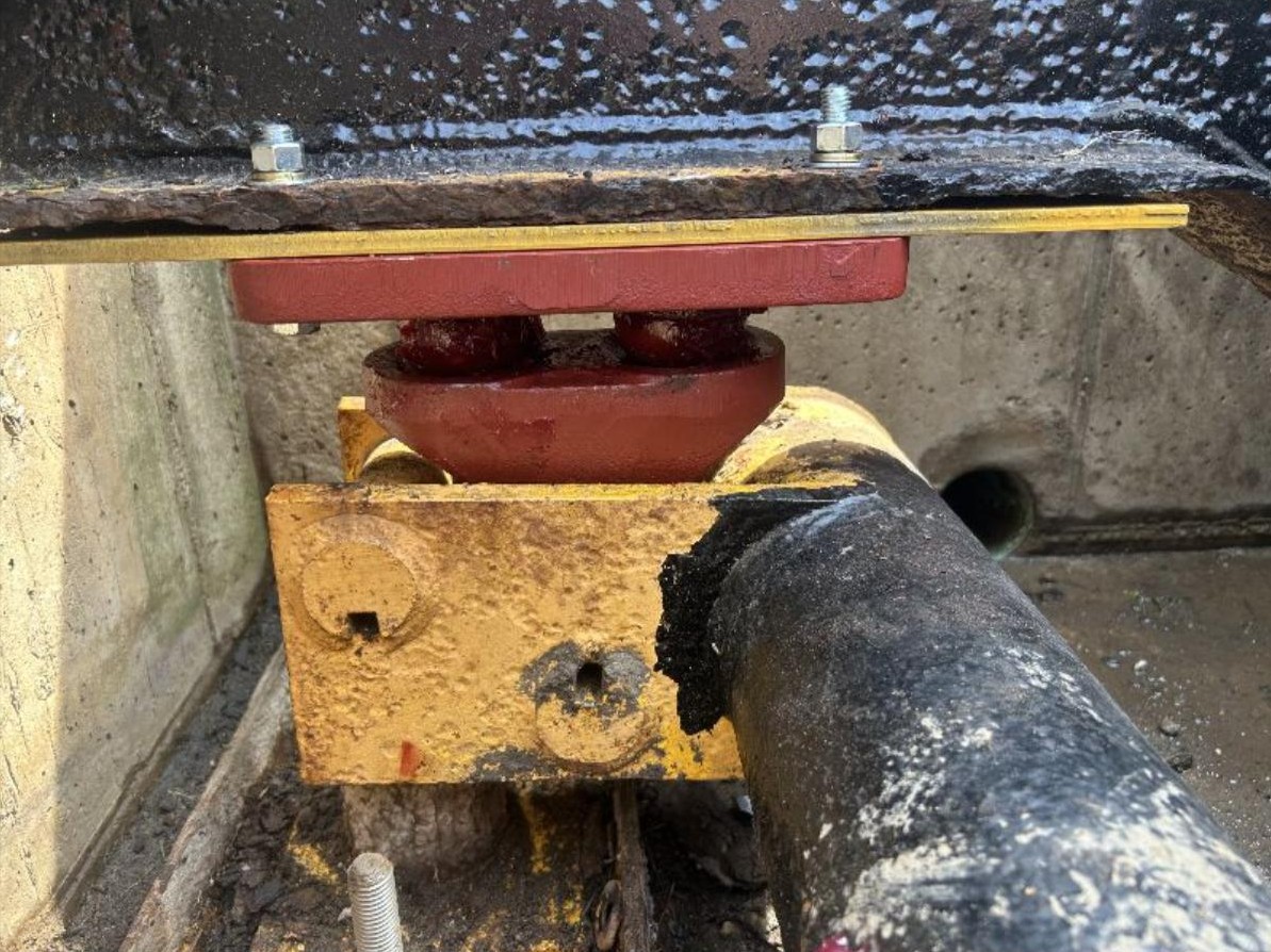 Rebuilt truck scale load-bearing components